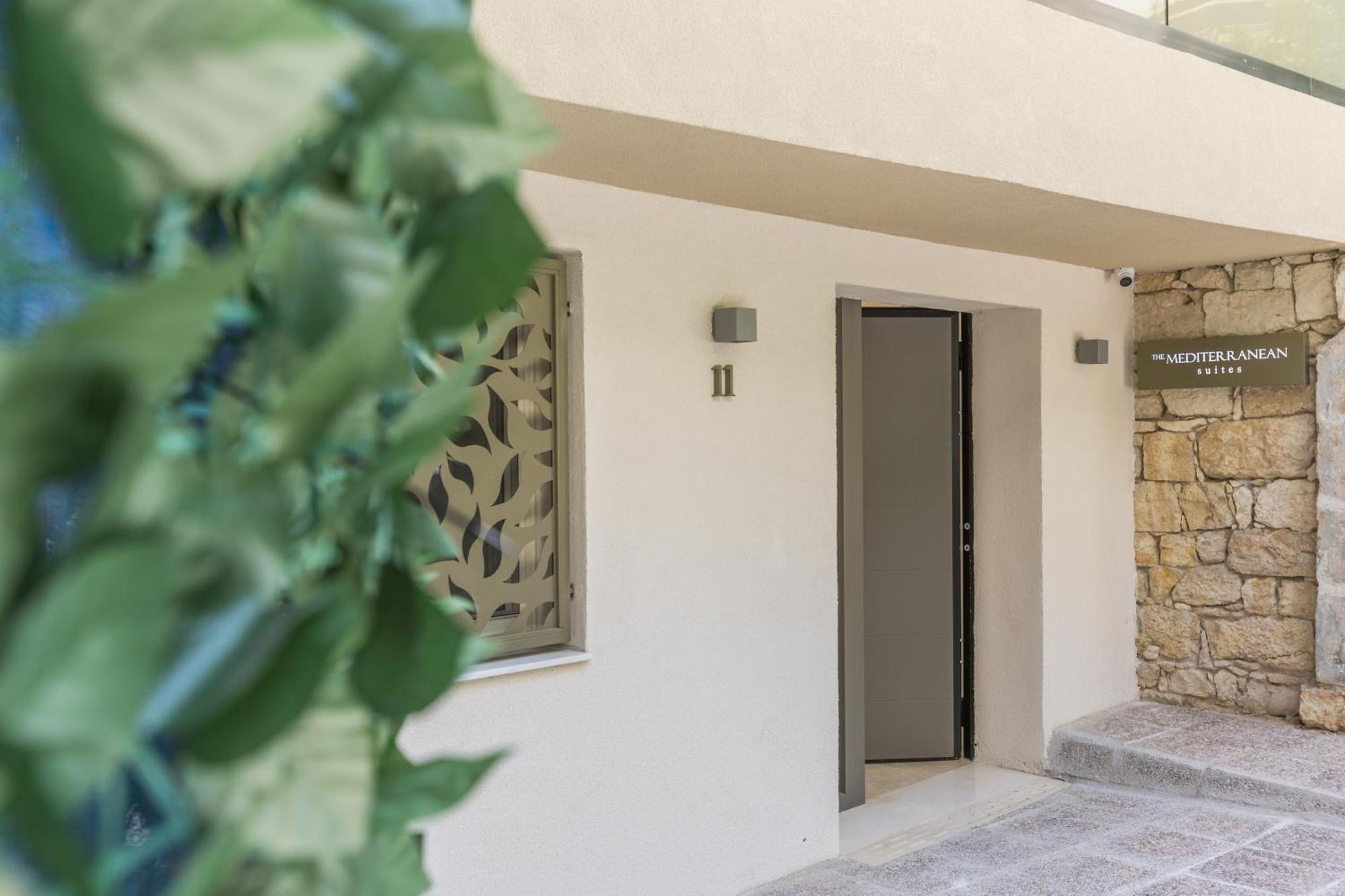 The Mediterranean Suites Пірей Екстер'єр фото