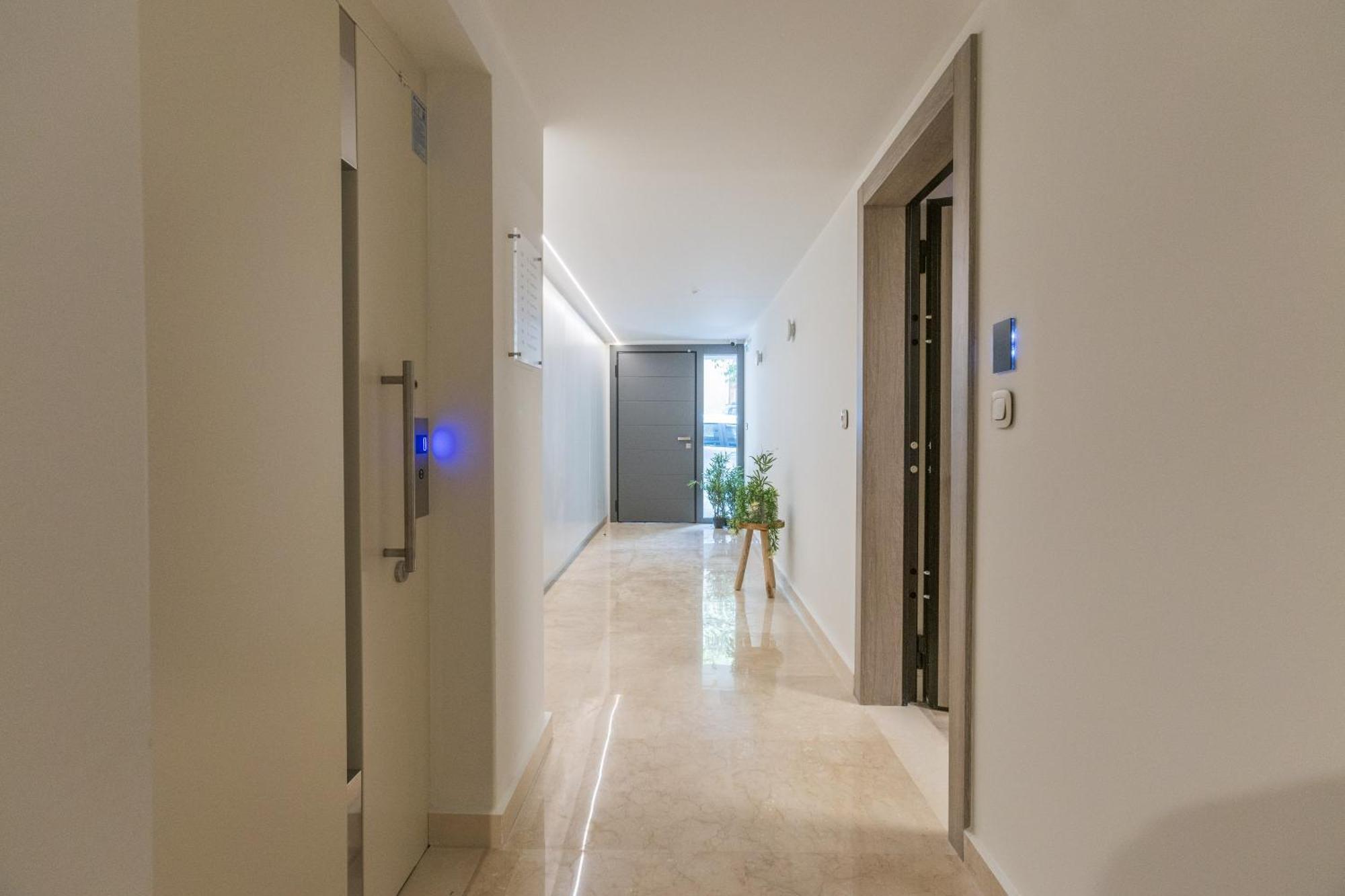 The Mediterranean Suites Пірей Екстер'єр фото