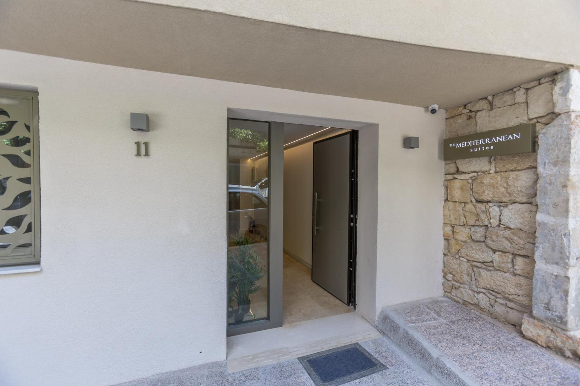 The Mediterranean Suites Пірей Екстер'єр фото