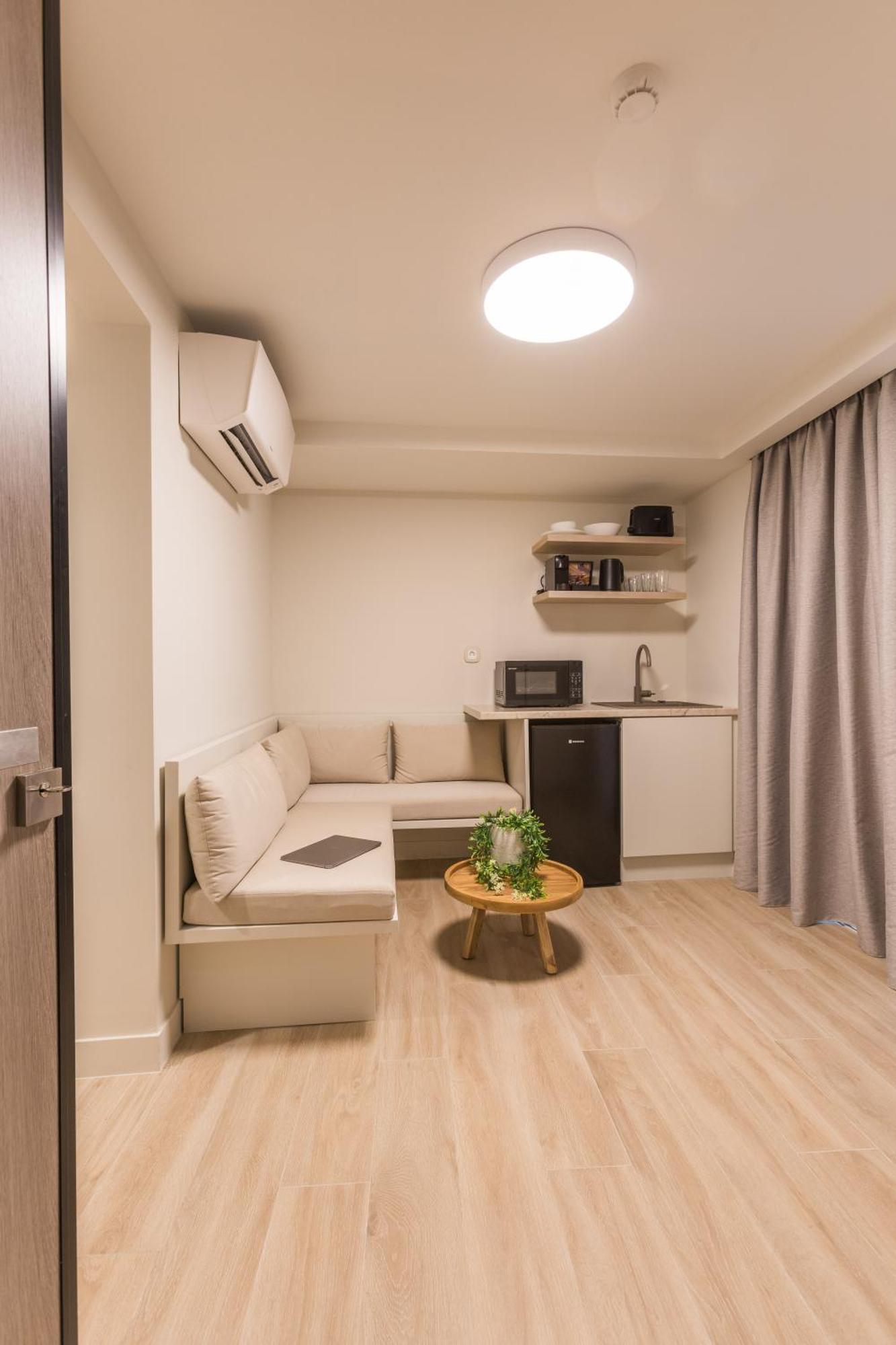 The Mediterranean Suites Пірей Екстер'єр фото