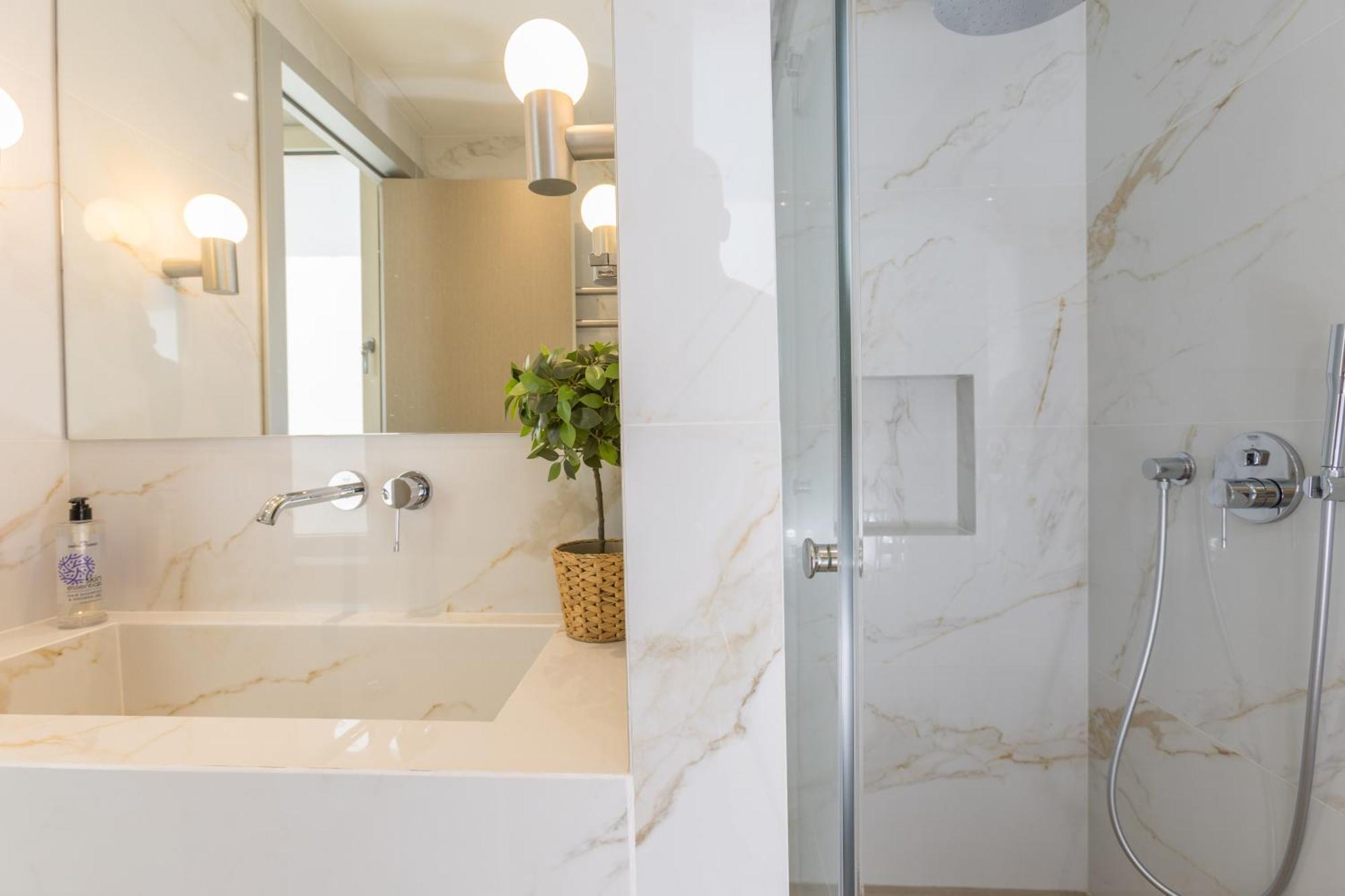 The Mediterranean Suites Пірей Екстер'єр фото