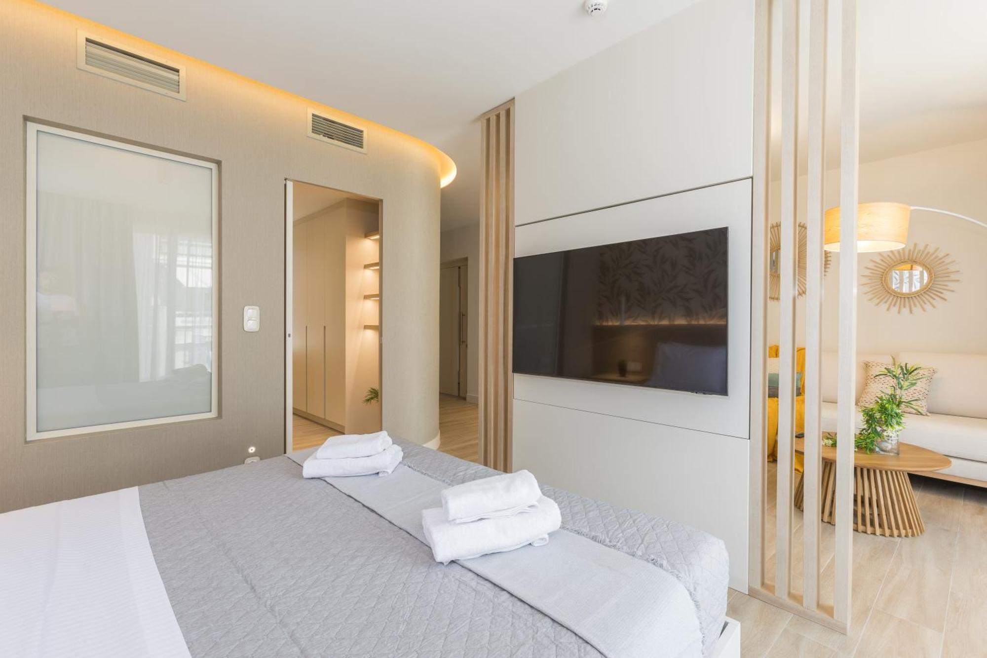 The Mediterranean Suites Пірей Екстер'єр фото