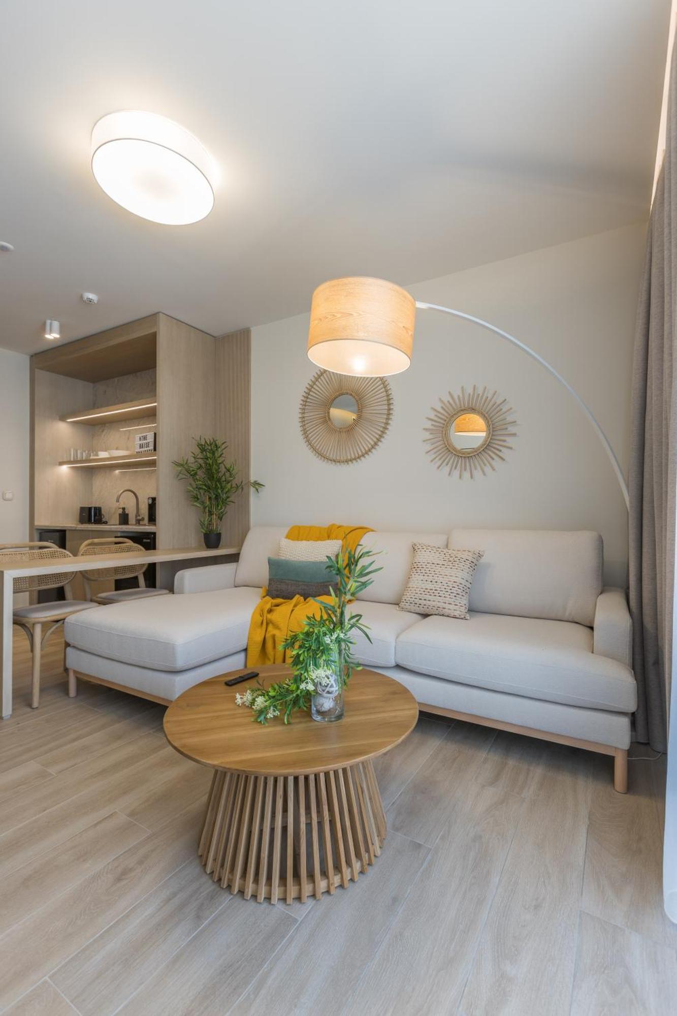 The Mediterranean Suites Пірей Екстер'єр фото