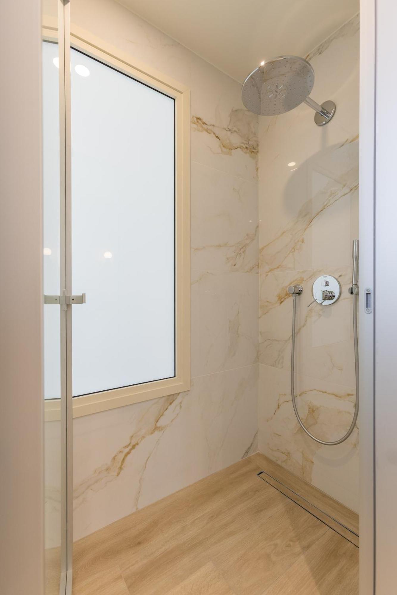The Mediterranean Suites Пірей Екстер'єр фото