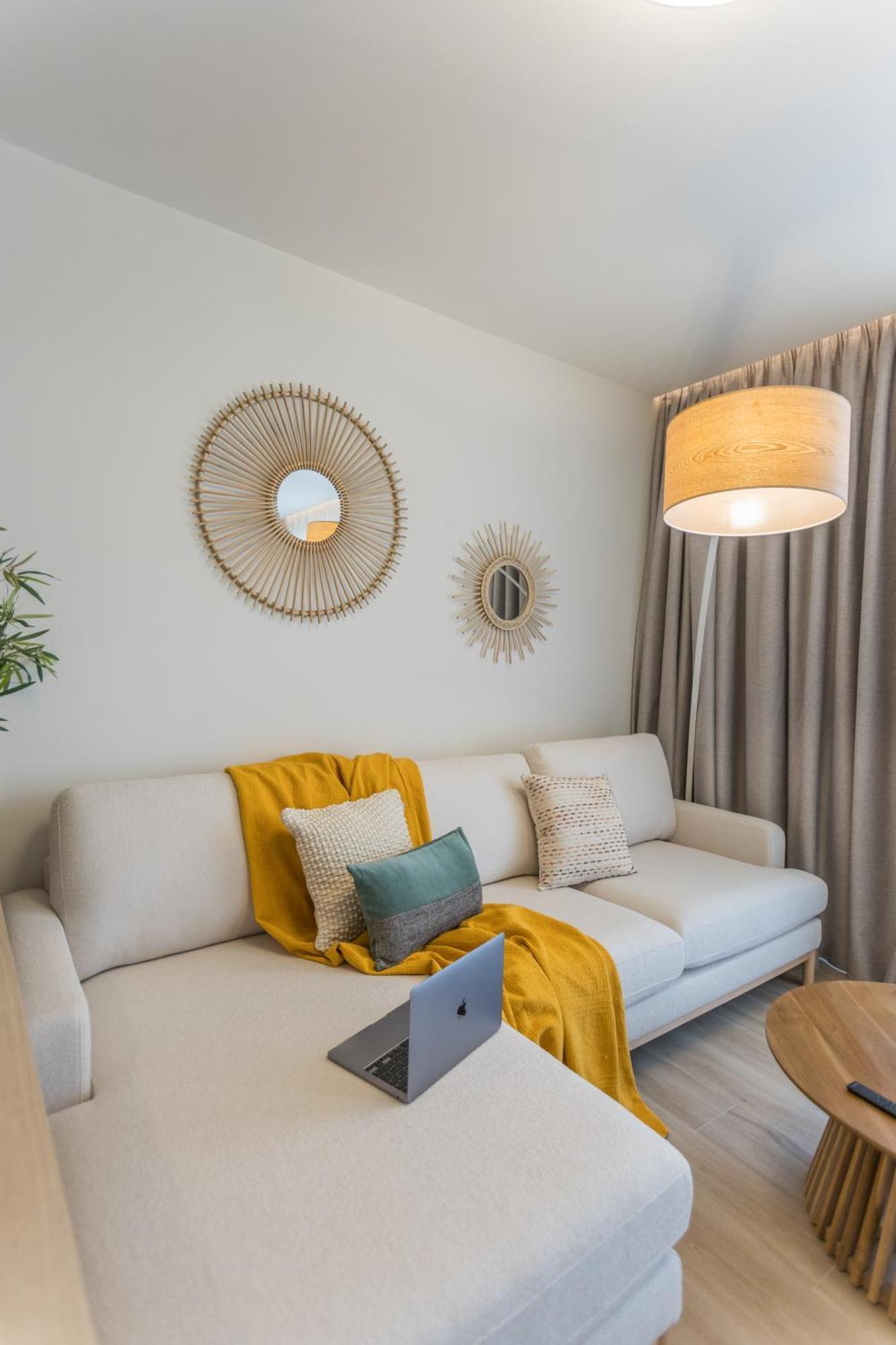 The Mediterranean Suites Пірей Екстер'єр фото