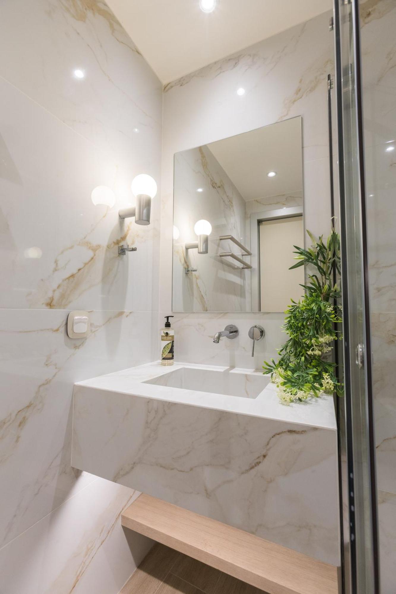 The Mediterranean Suites Пірей Екстер'єр фото