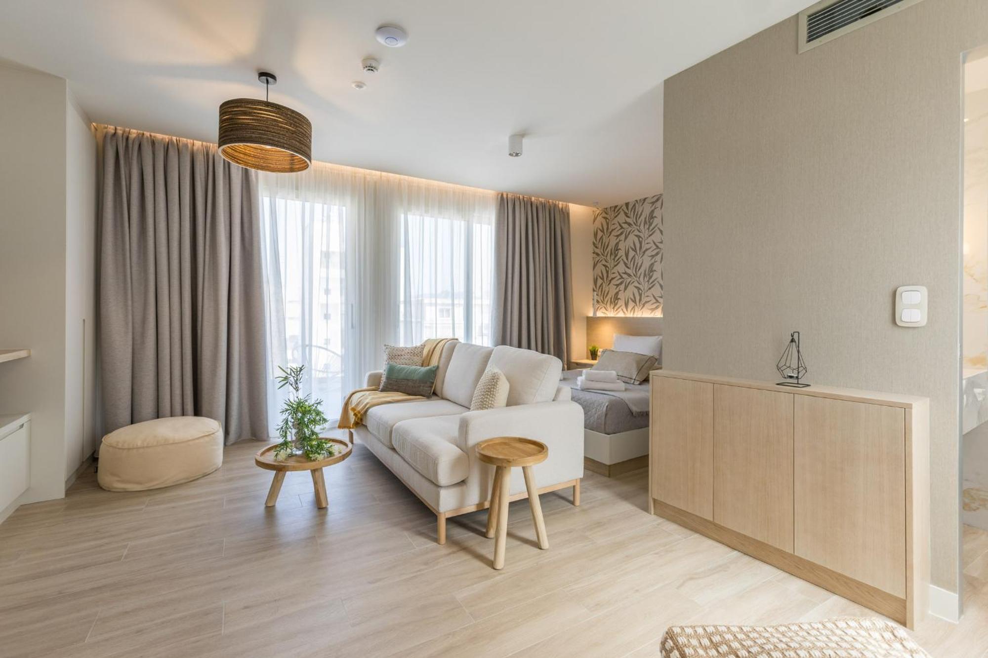 The Mediterranean Suites Пірей Екстер'єр фото