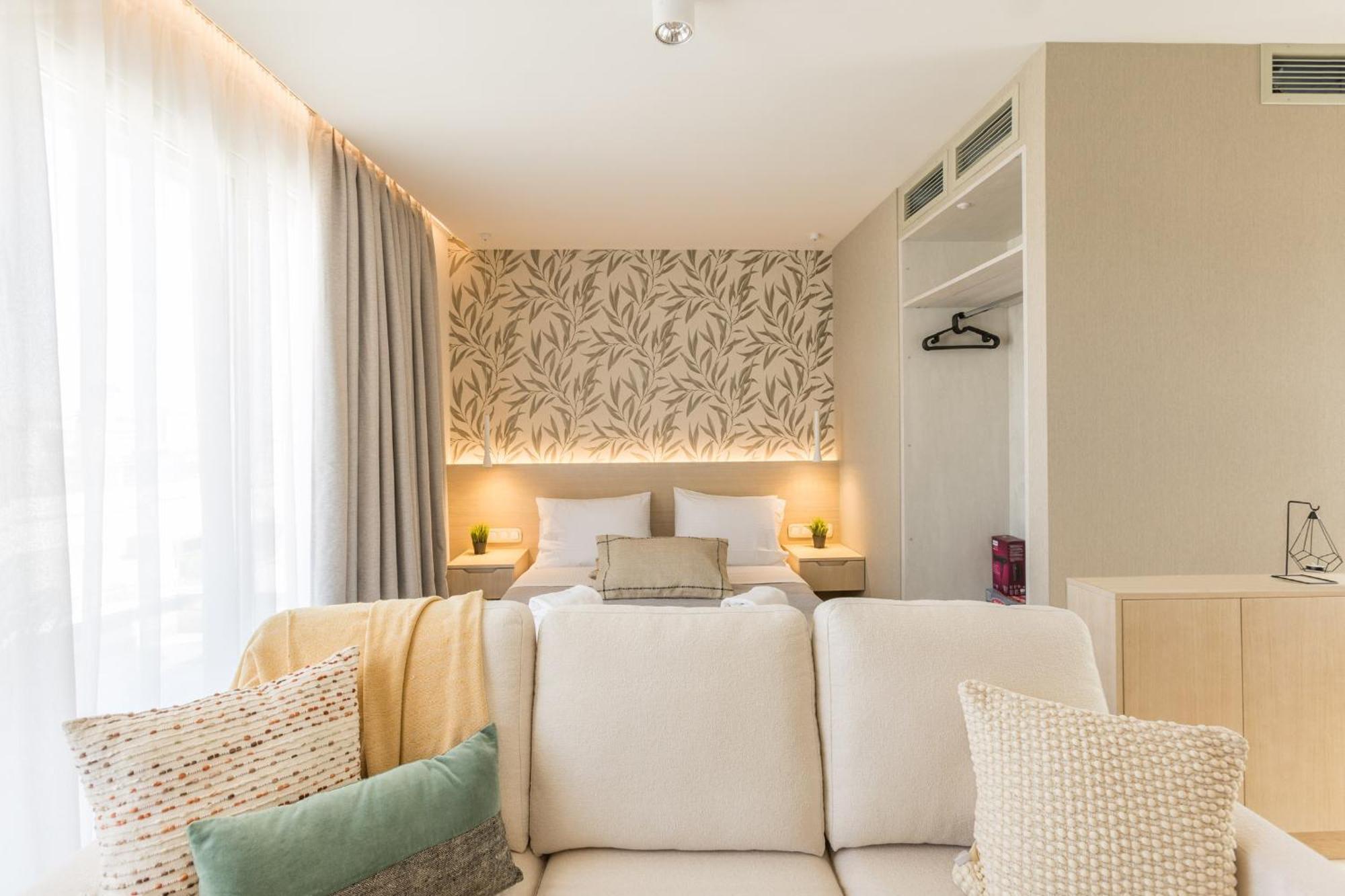 The Mediterranean Suites Пірей Екстер'єр фото