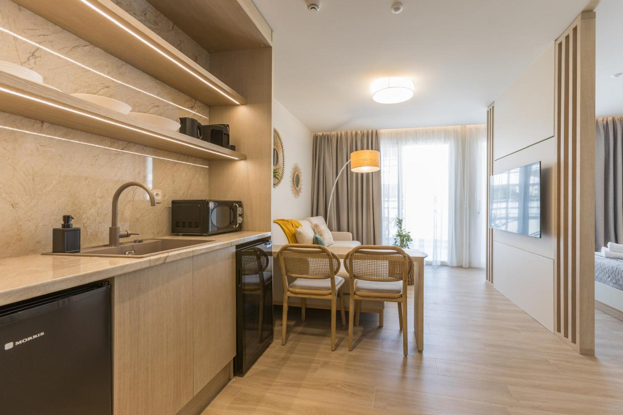 The Mediterranean Suites Пірей Екстер'єр фото